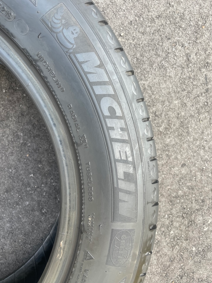 225/60/R18 Michelin - Image 2