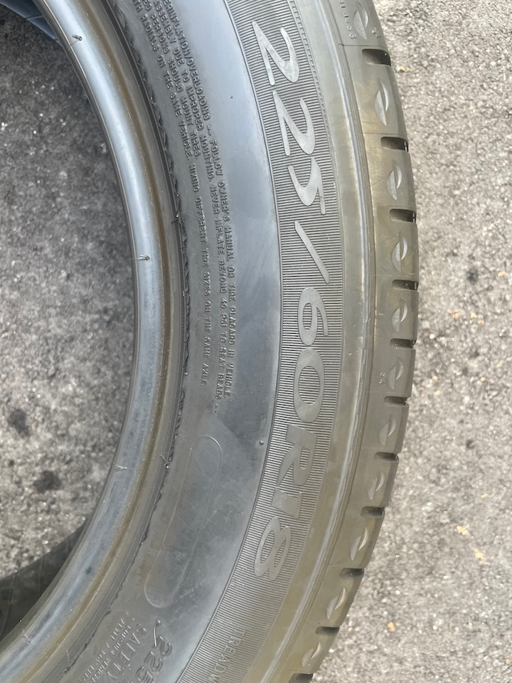 225/60/R18 Michelin - Image 4