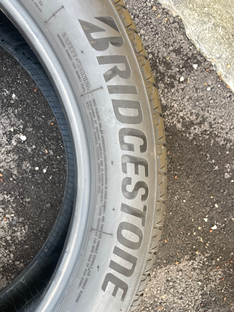 285/45/R21 Bridgestone Alenza - Image 2