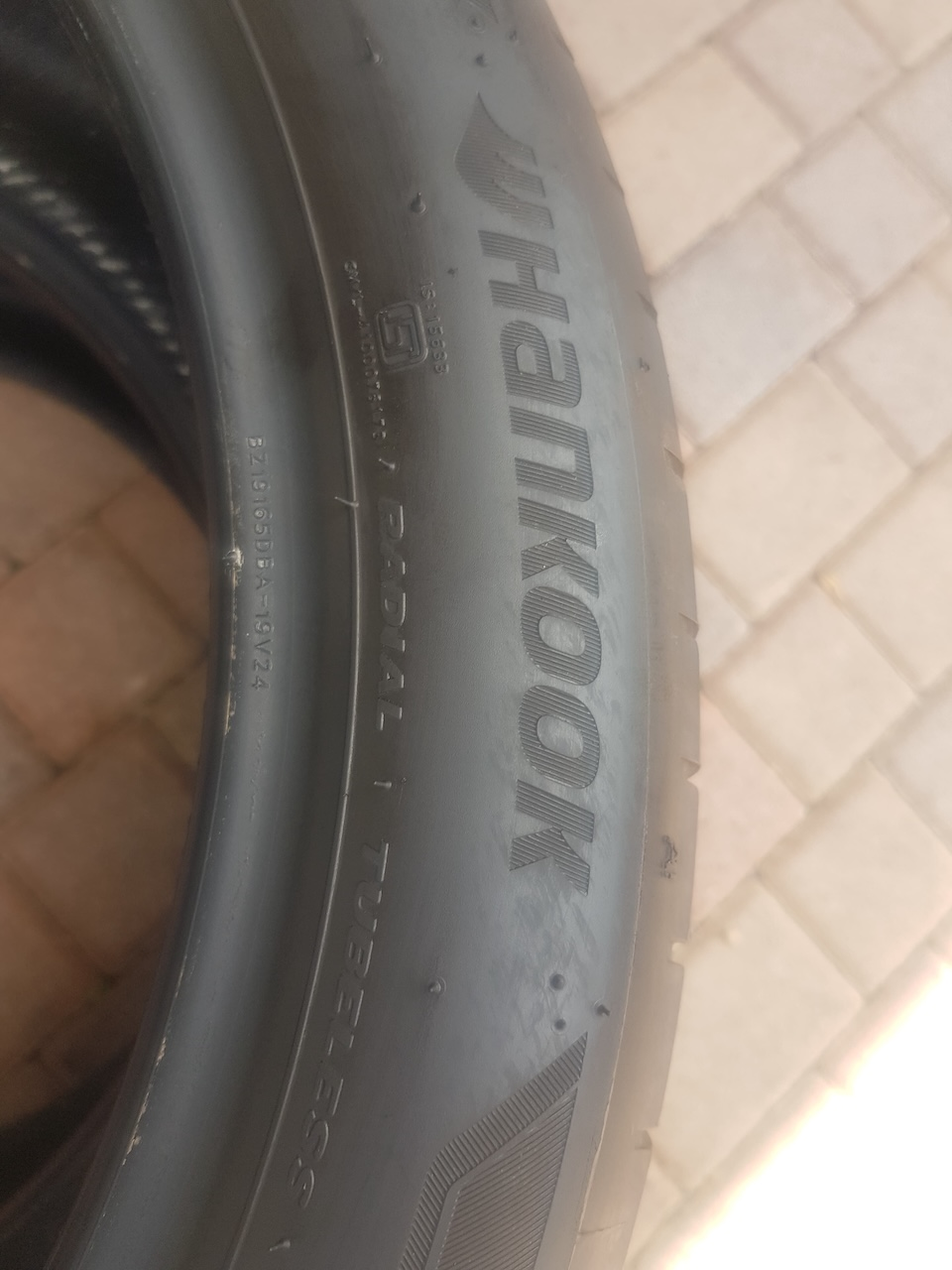 245/40/R19 Hankook Ventus - Image 6