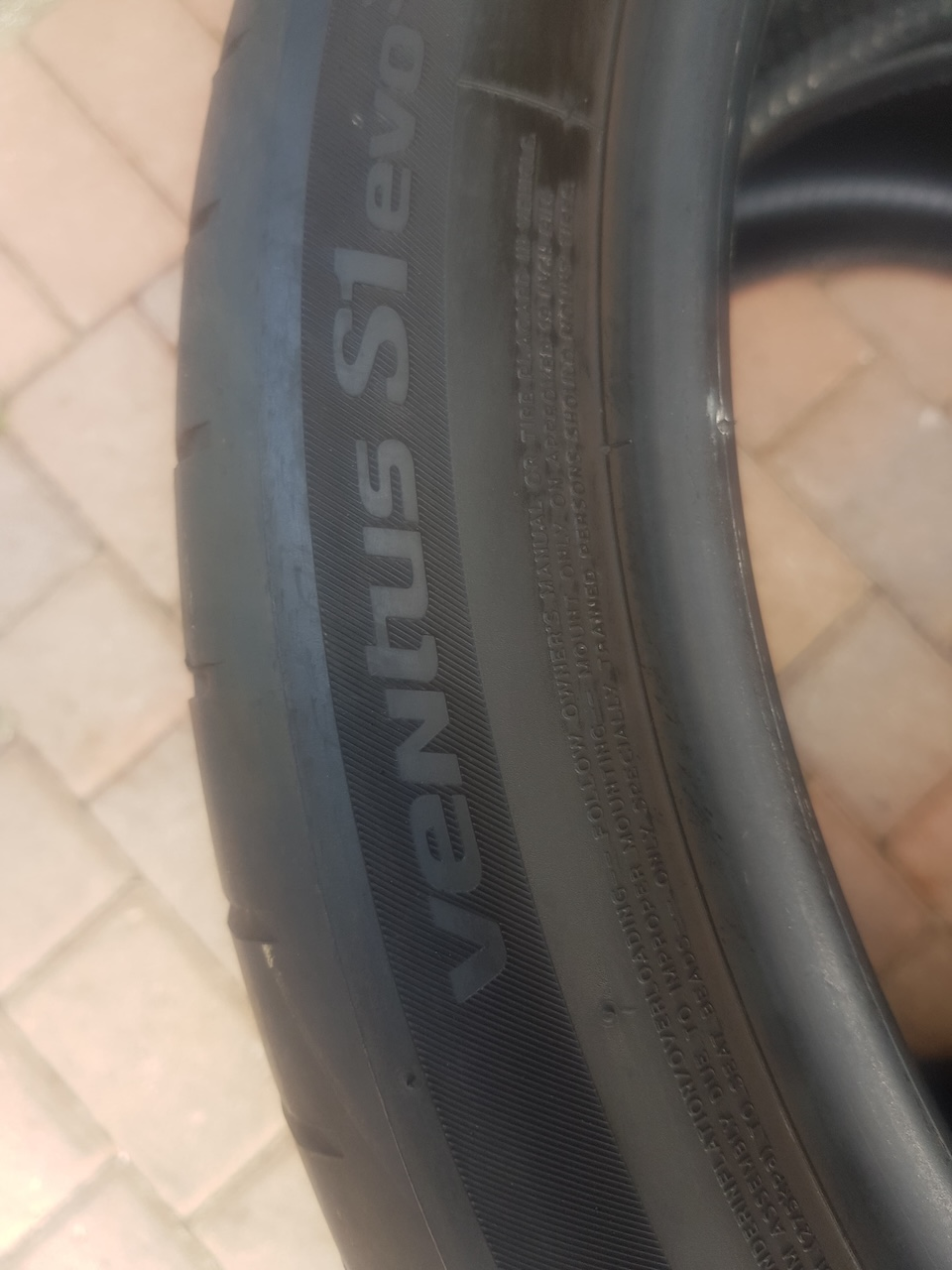 245/40/R19 Hankook Ventus - Image 7