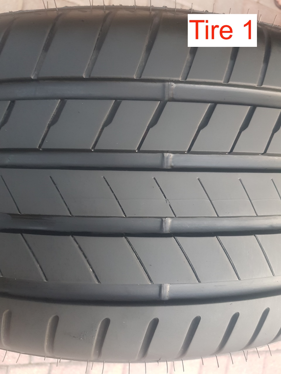 275/40/R20 Bridgestone Alenza - Image 3