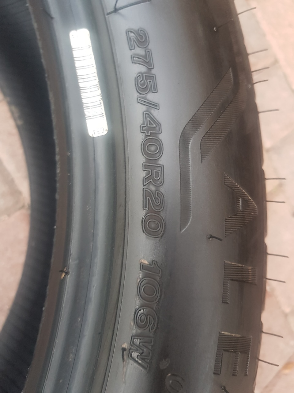 275/40/R20 Bridgestone Alenza - Image 5