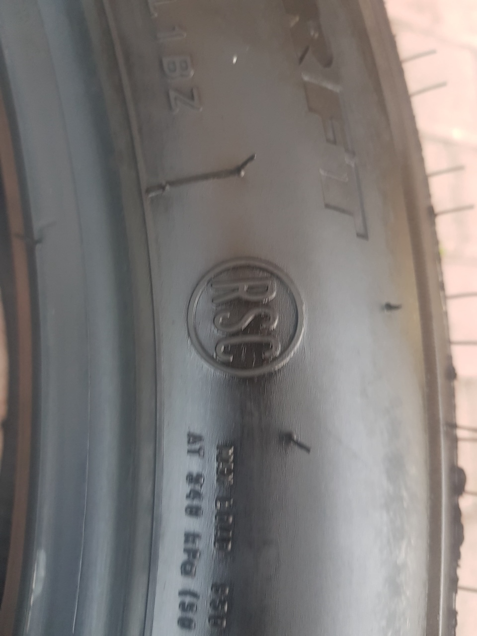 275/40/R20 Bridgestone Alenza - Image 8