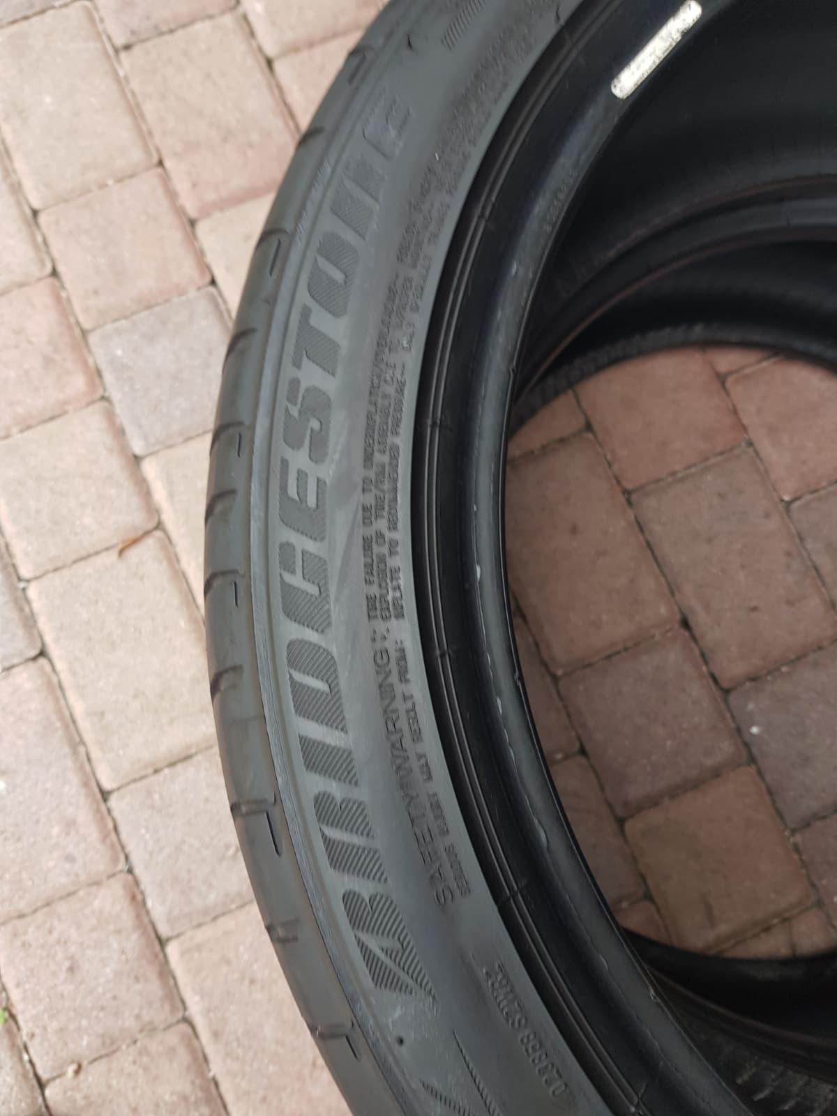 225/45/R18 Bridgestone - Image 9